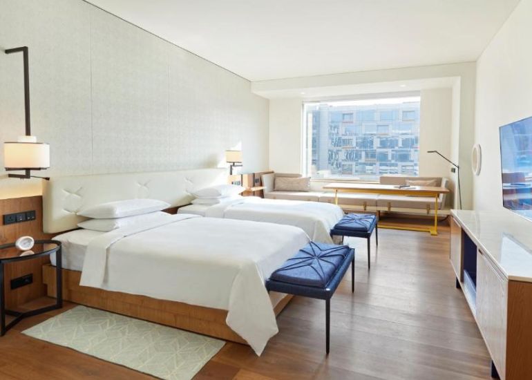 Andaz-Delhi-1.jpg