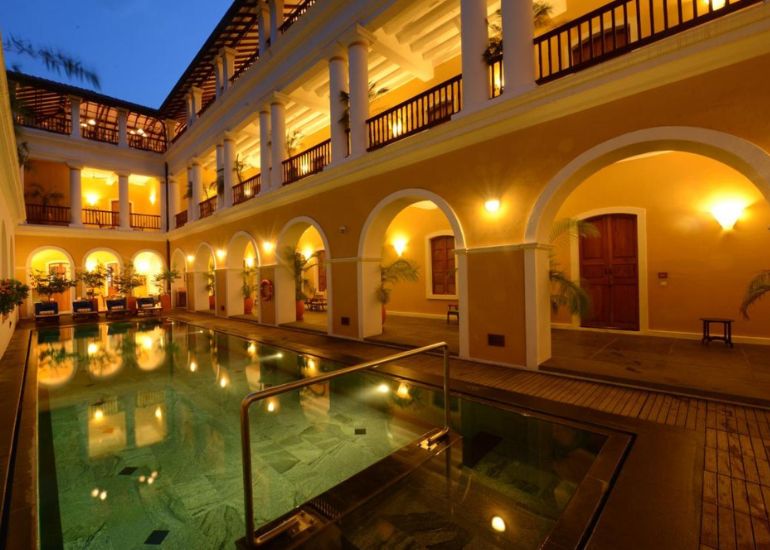 CGH-Palais-De-Mahe-India-3.jpg
