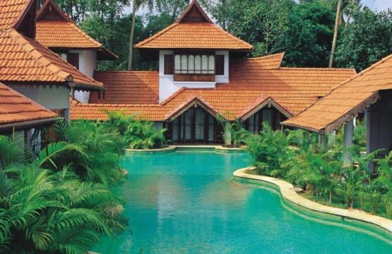 Kumarakom-Lake-Resort-4-1-555x360.jpg