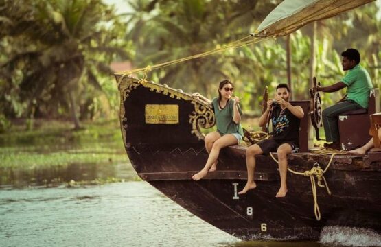 Lakes-and-Lagoons-House-Boat-Alleppey-1.jpg
