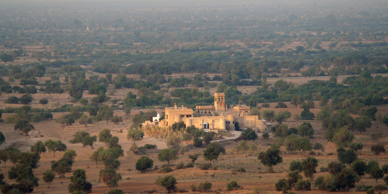 Mihirgarh-Hotel-banner1.png