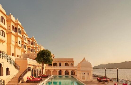 Taj-Fateh-Prakash-Palace-2-555x360.jpg