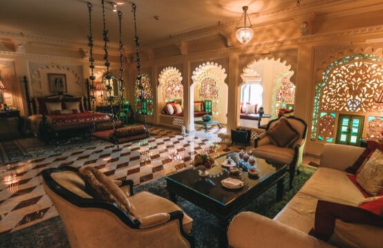Taj-Lake-Palace-16.jpg