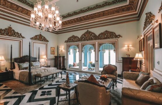 Taj-Lake-Palace-18.jpg
