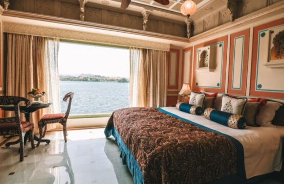 Taj-Lake-Palace-19-1.jpg