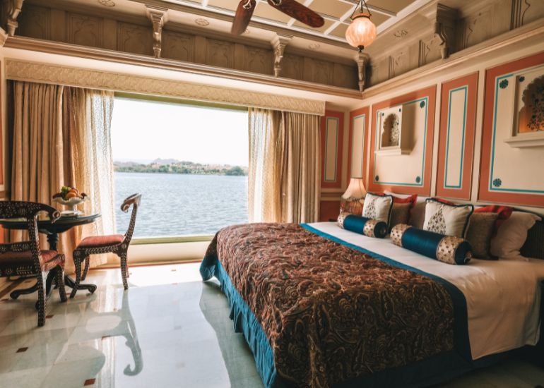 Taj-Lake-Palace-19.jpg