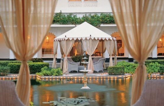 Taj-Lake-Palace-3.jpg