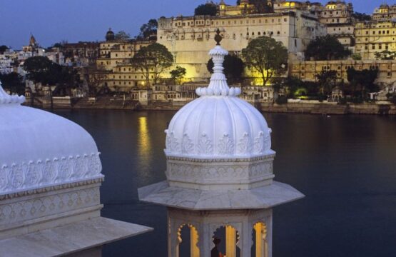 Taj-Lake-Palace-4.jpg