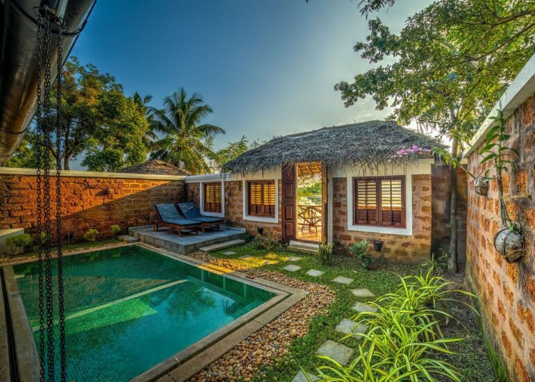pool-villa-770x550.jpg