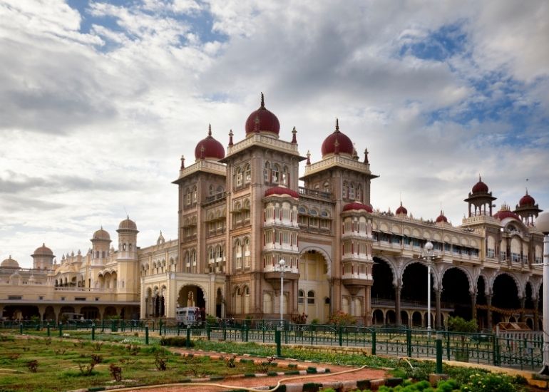 Mysore-Palace.jpg