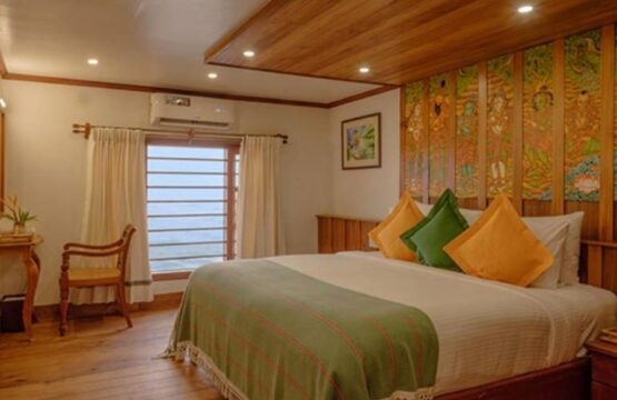 Kumarakom-Lake-Resort-Houseboats-3-1.jpg