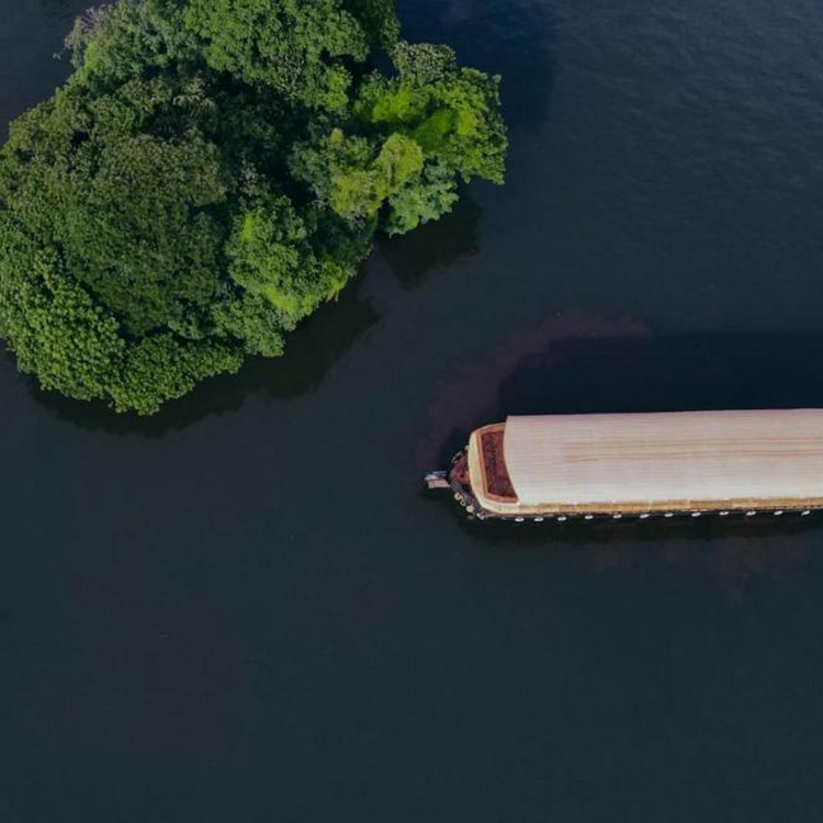 Premium-Kerala-Houseboat---Alleppey-Backwaters