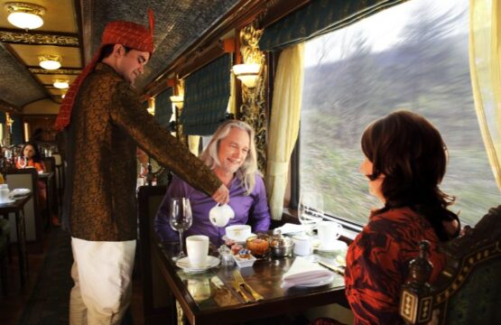 Indian-Maharaja-Express-%E2%80%93-Deluxe-Cabin-13-1.jpg