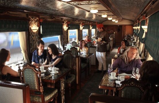 Indian-Maharaja-Express-%E2%80%93-Deluxe-Cabin-14-1.jpg