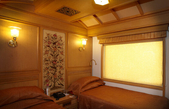 Indian-Maharaja-Express-%E2%80%93-Deluxe-Cabin.jpg