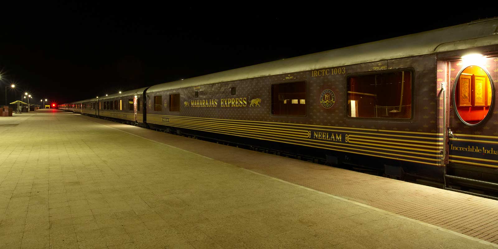 Indian-Maharaja-Express-%E2%80%93-Suites-Presidential-Suite10.jpg