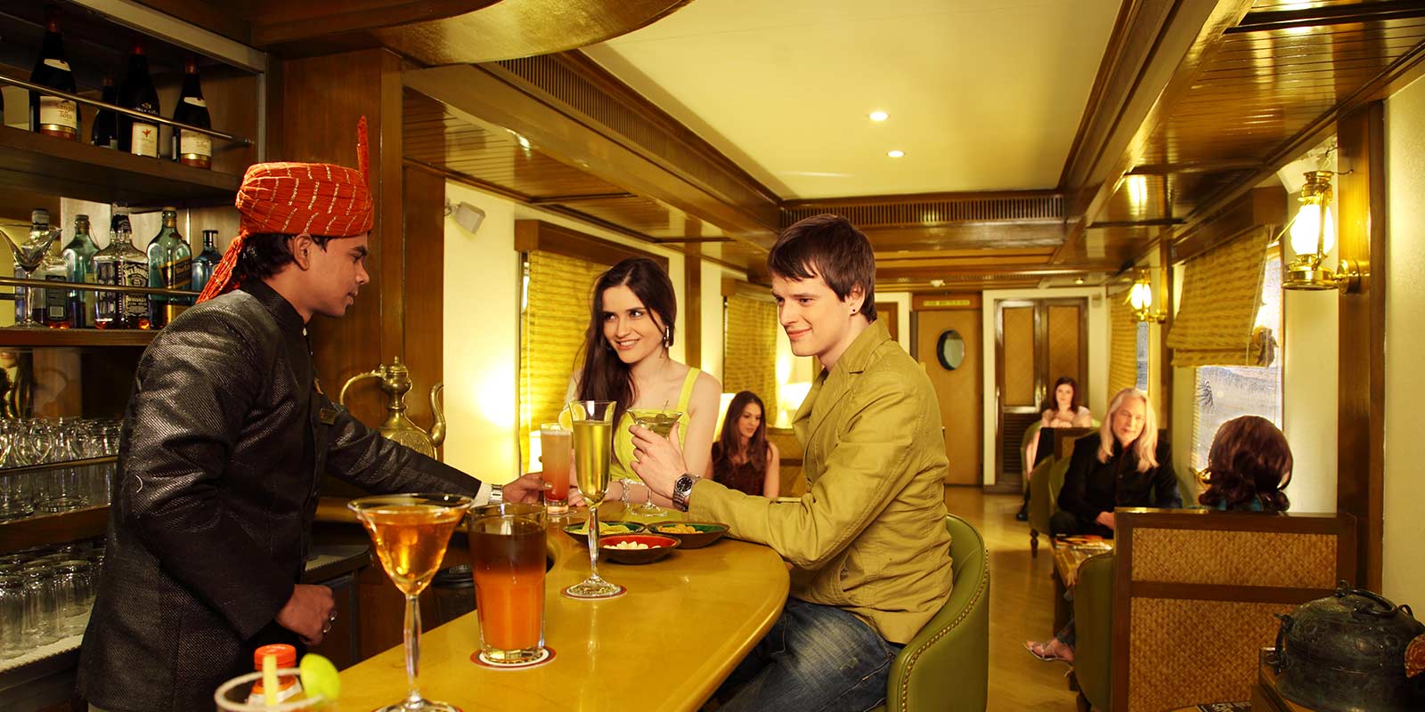 Indian-Maharaja-Express-%E2%80%93-Suites-Presidential-Suite7.jpg