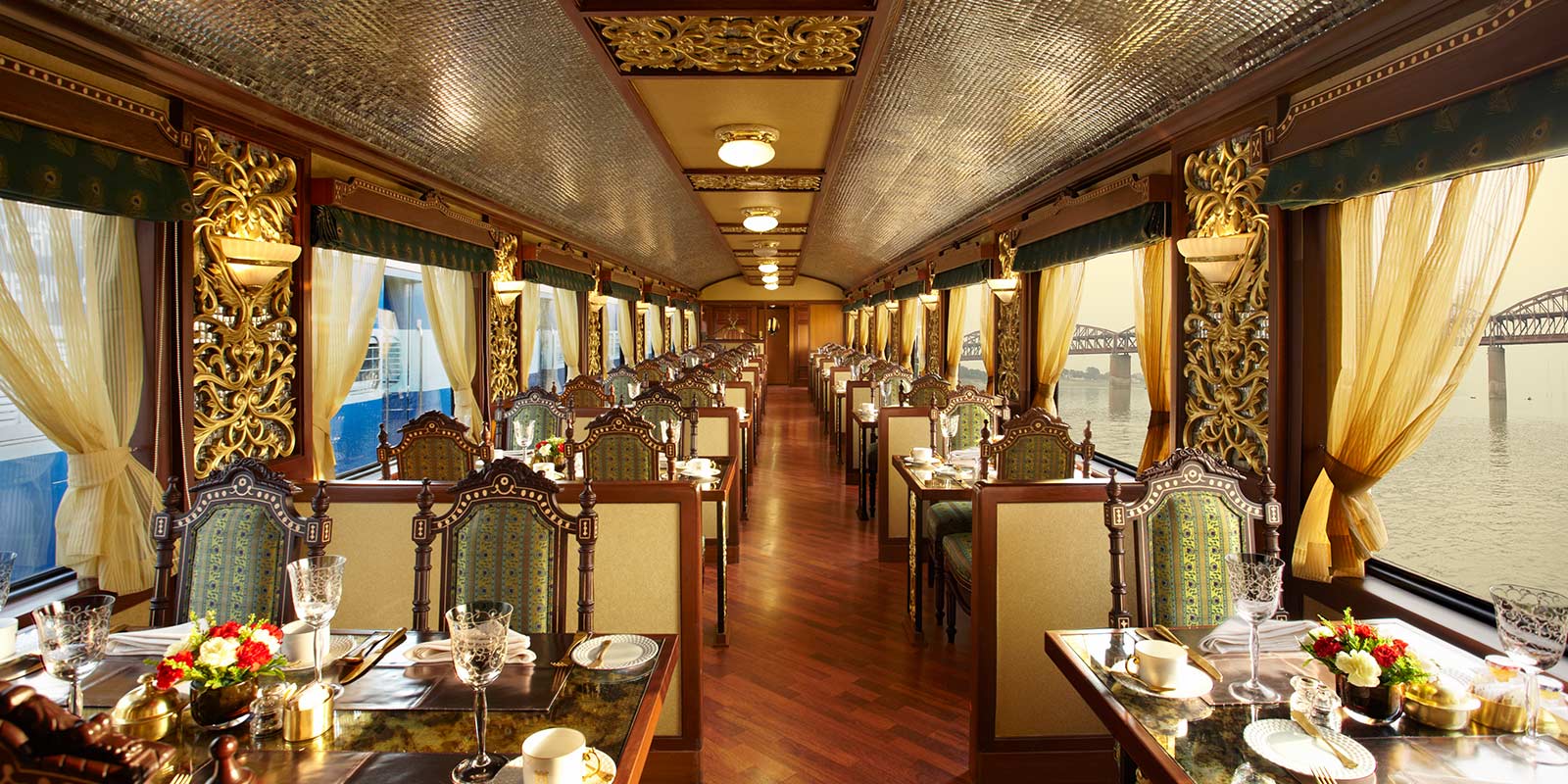 Indian-Maharaja-Express-%E2%80%93-Suites-Presidential-Suite9.jpg