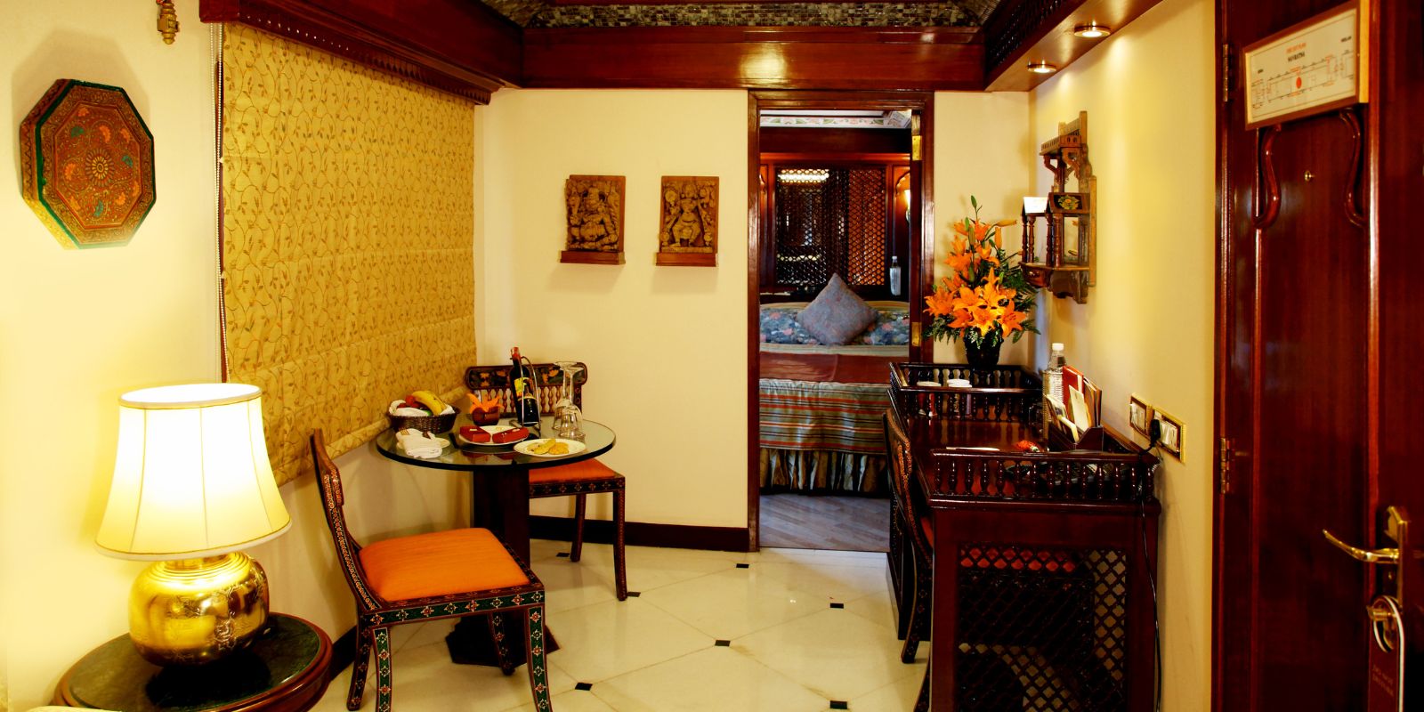 Indian-Maharaja-Express-Suites-Presidential-Suite-5.jpg