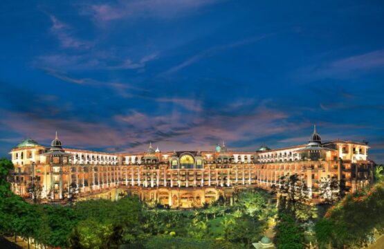 leela-palace-bangalore-1-555x360.jpg