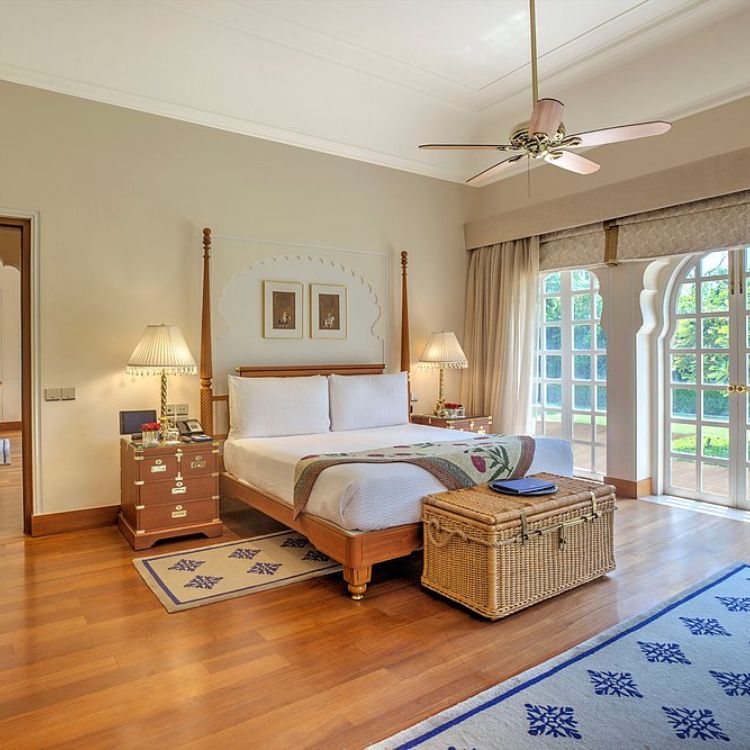 oberoi-box