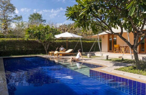 private-pool-alongside.jpg