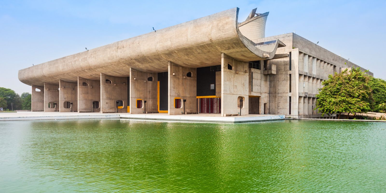 Chandigarh-Modern-India-at-the-Himalayan-Gateway-2.jpg