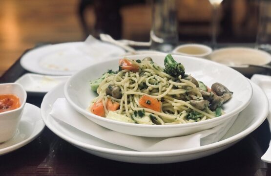 aglio-olio-pasta-with.jpg
