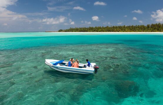 Glass-Bottom-Boat-Maldives-Banner3-555x360.jpg