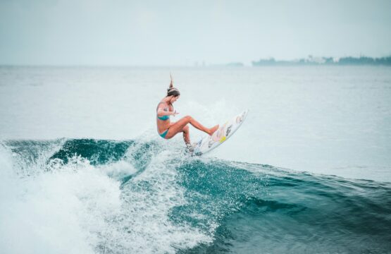 Surfing-in-Maldives-Banner-3-555x360.jpg