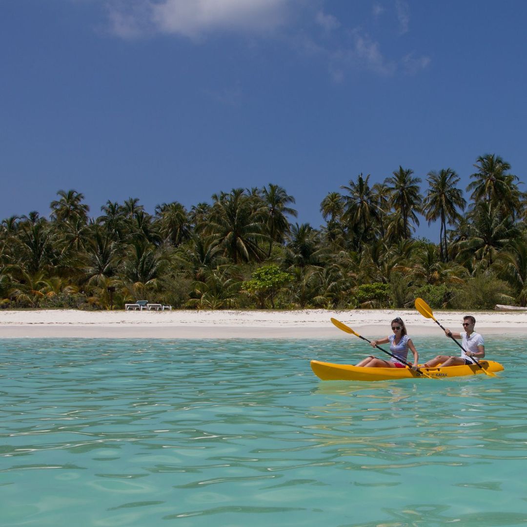 love-and-beach-Maldives-SQ2