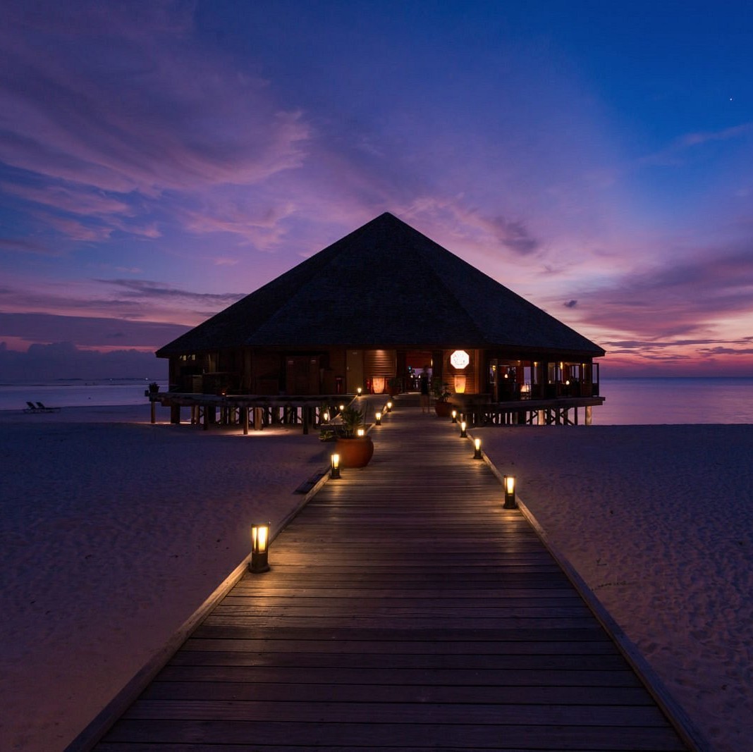 meeru-over-water-asian