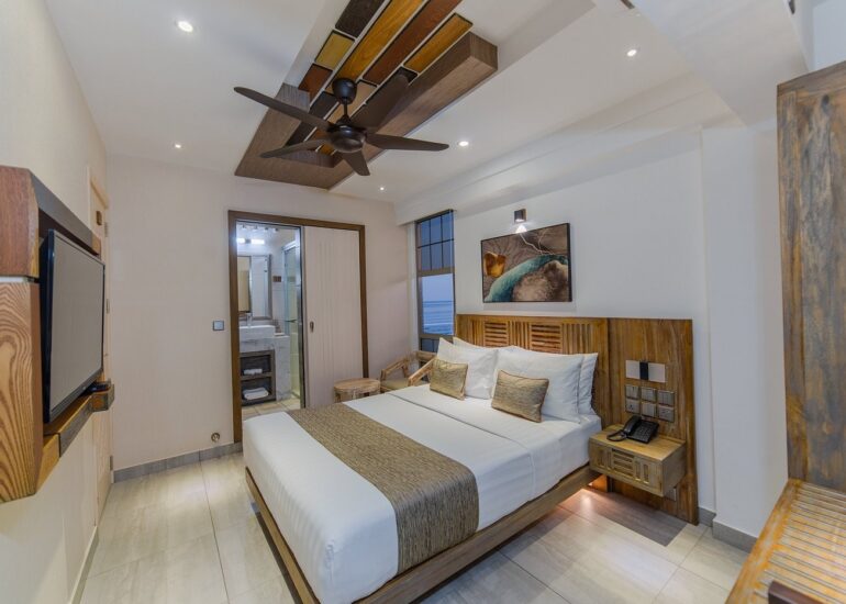 deluxe-room-1-770x550.jpg