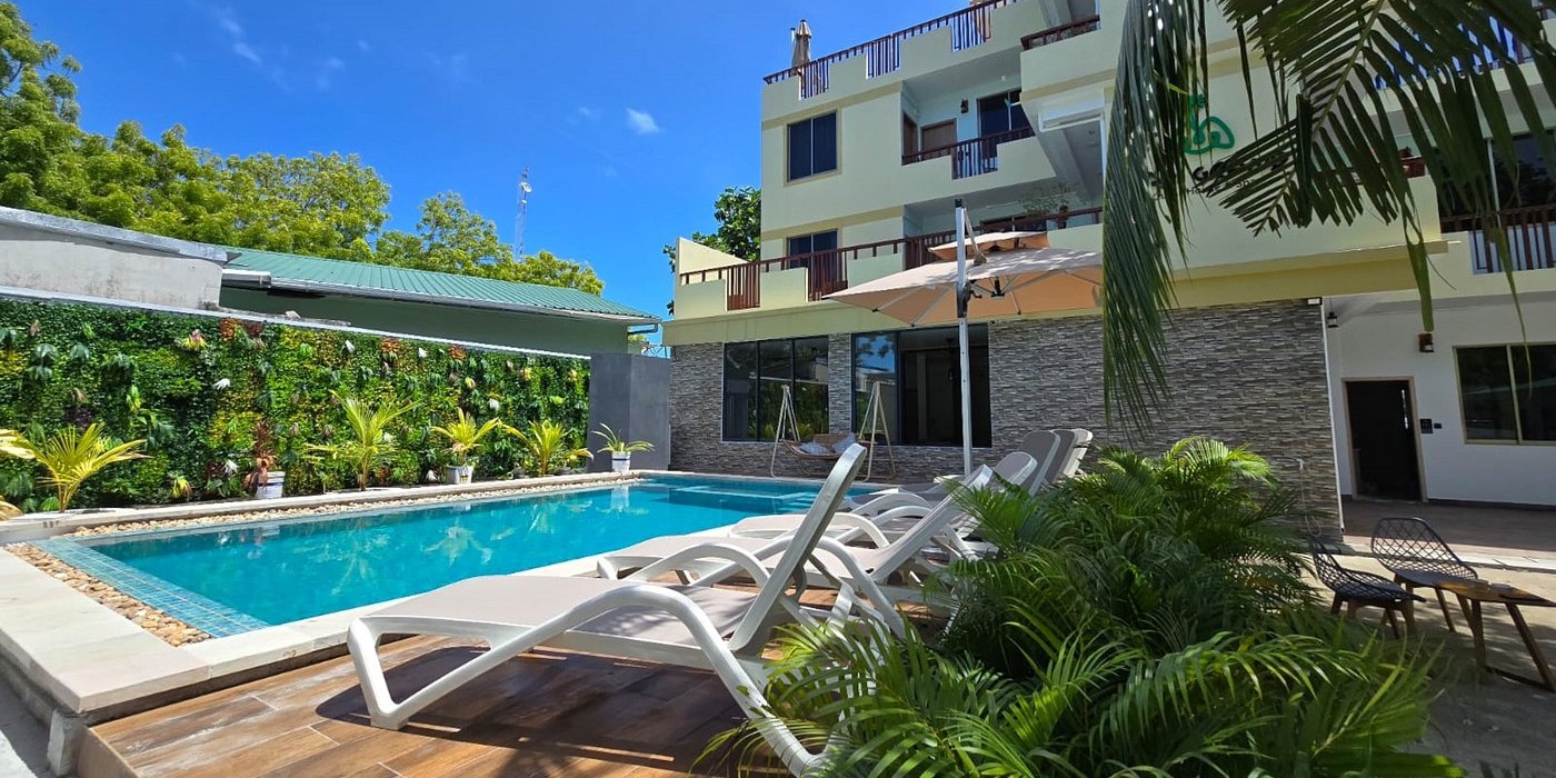swimming-pool-area-1.jpg