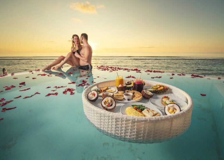 floating-breakfast-2-770x550.jpg