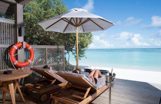jacuzzi-beach-villa-deck.jpg