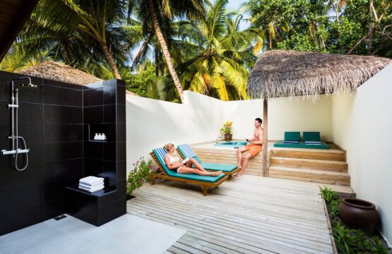 jacuzzi-beach-villa-shower.jpg