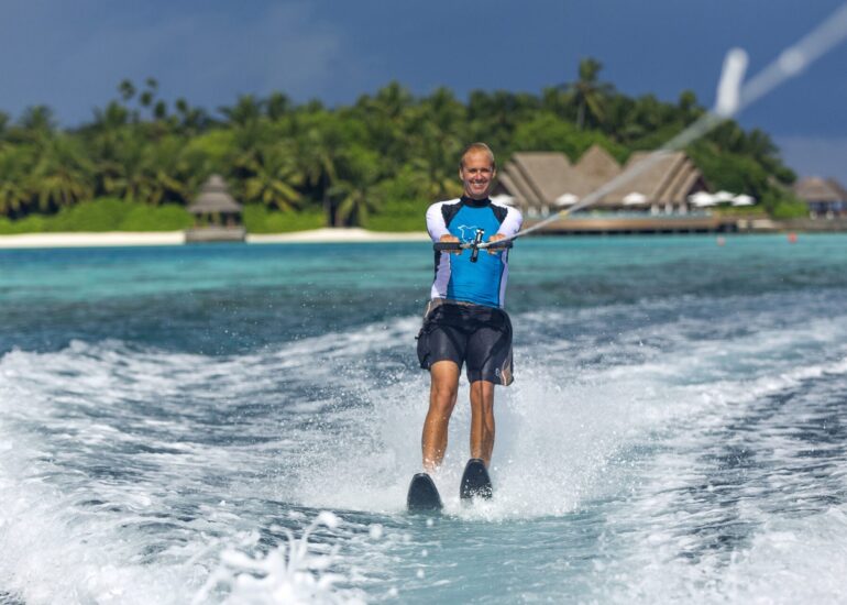%C2%A9Baros-Maldives_Waterski_HR-1-1-scaled-1-770x550.jpg