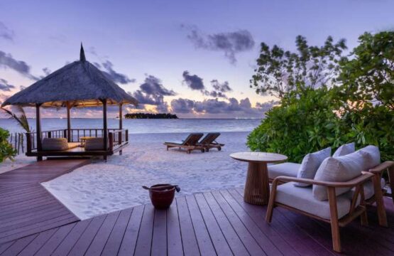 Banyan-Tree-Vabbinfaru-Maldives-18-555x360.jpg