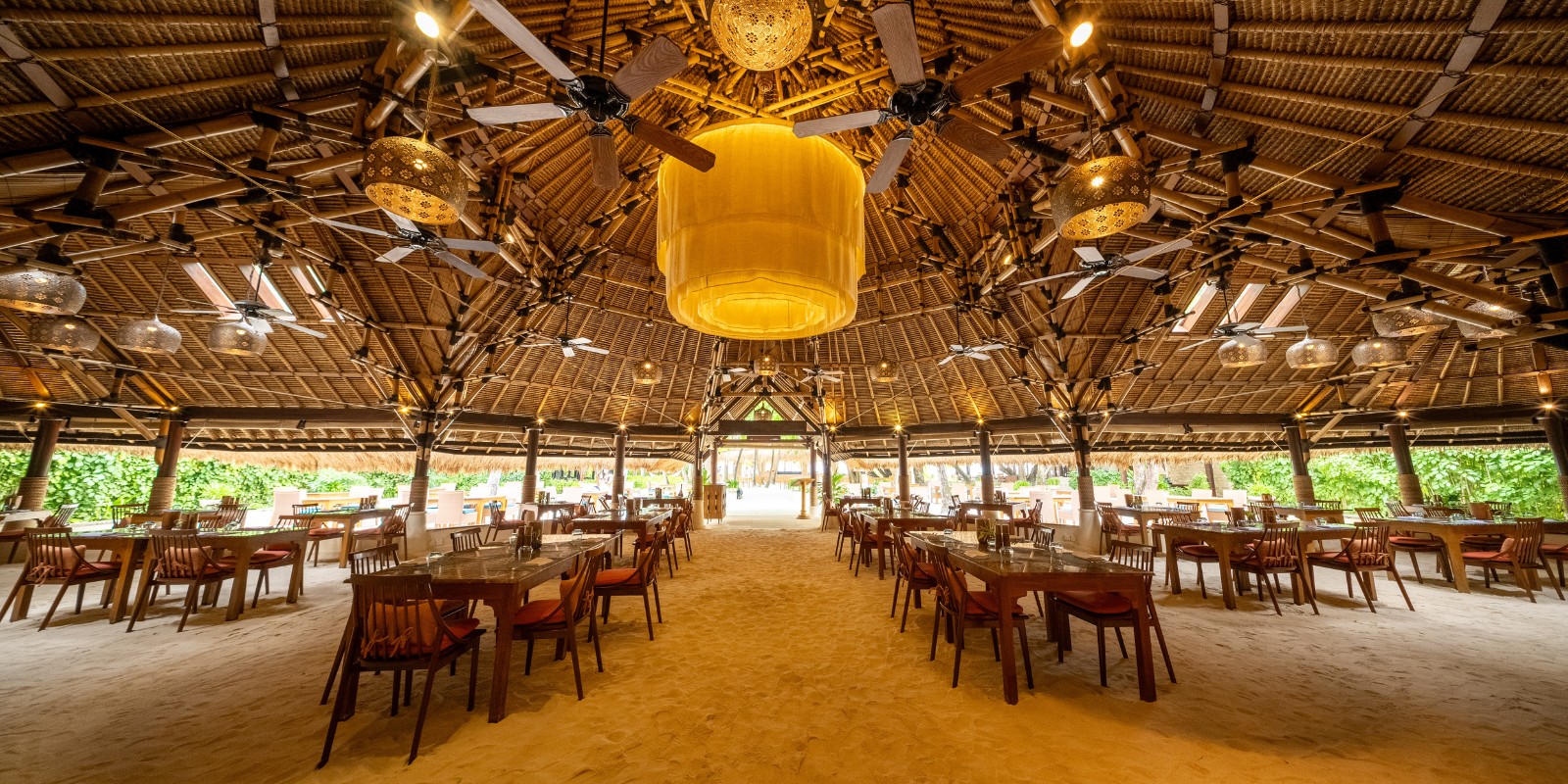 Banyan-Tree-Vabbinfaru-Maldives-7.jpg
