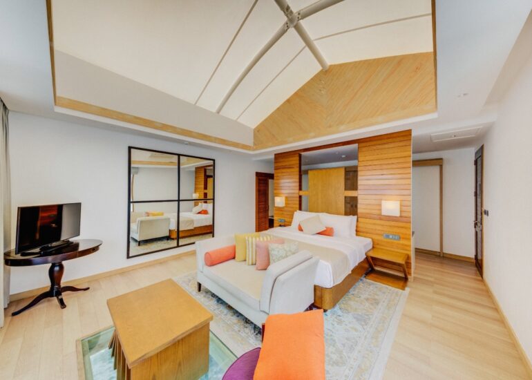 HakuraaHuraaCinnamon_WaterBungalow-770x550.jpg