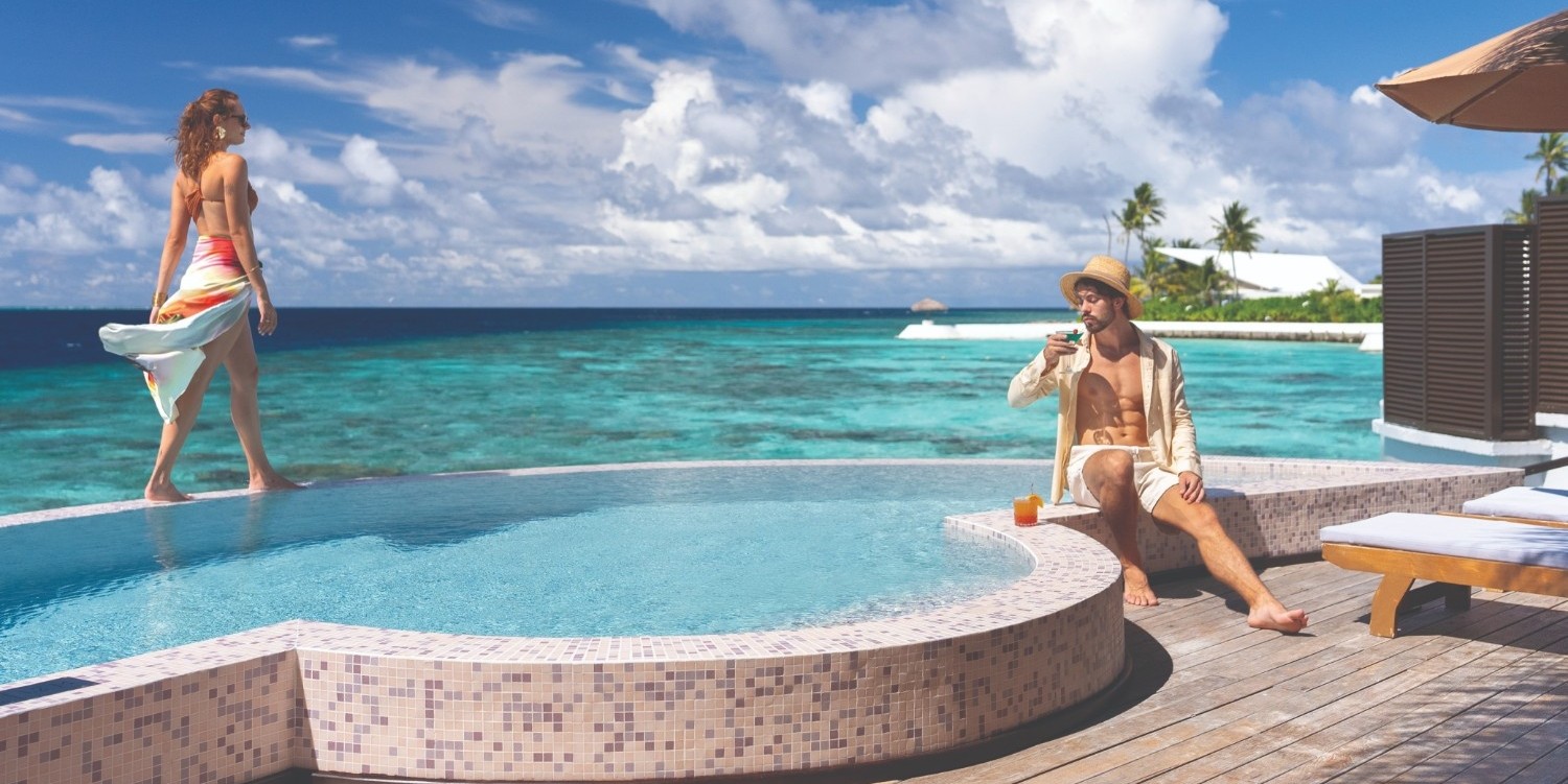 OBLUSELECTatSangeli-LIFESTYLE-HoneymoonSelectOceanVilla-POOL-Deck01.jpg