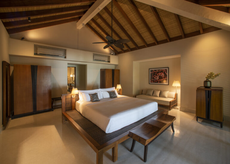 Standard-Beach-Pool-Villa-Bedroom-770x550.jpg