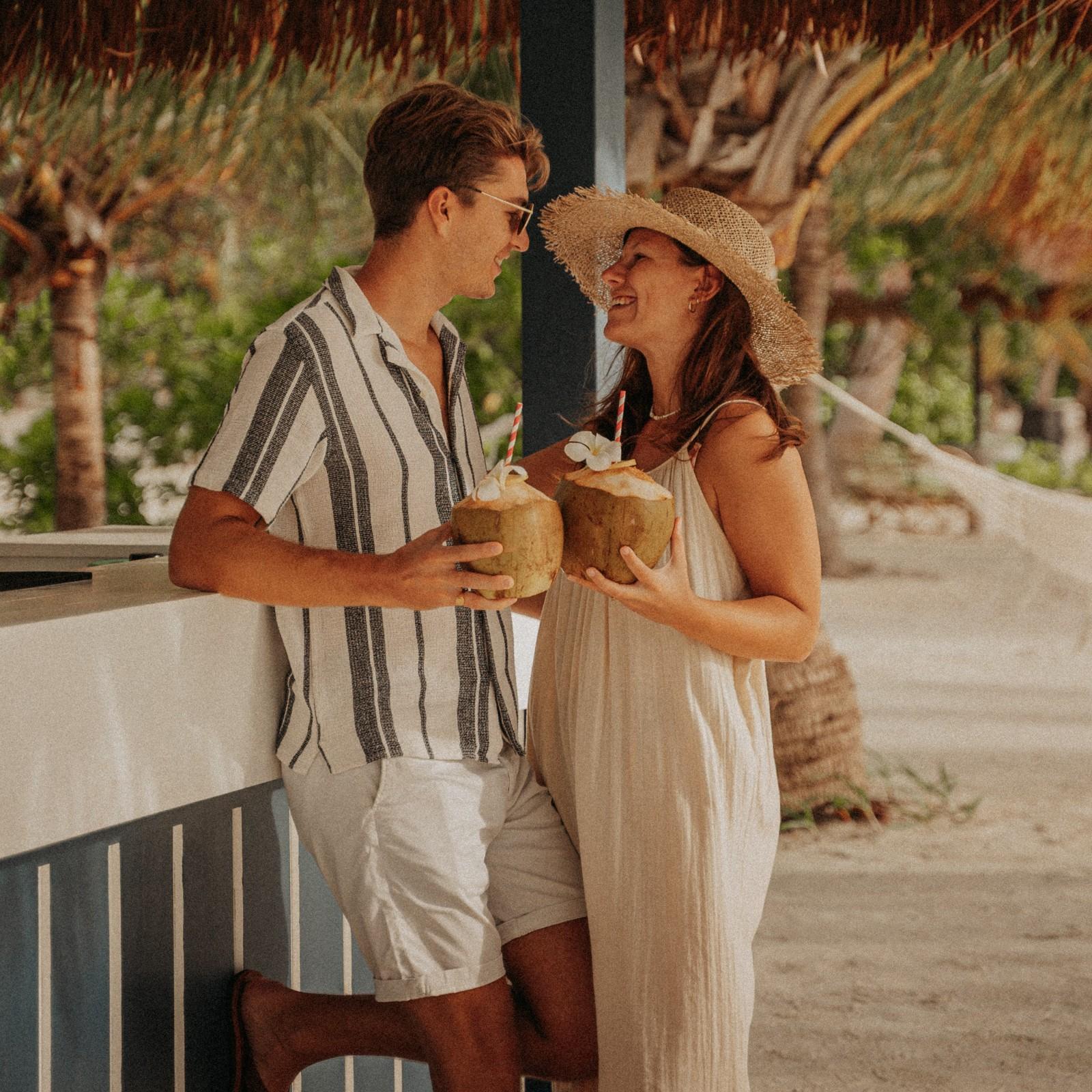 VillaNautica-Lifestyle-CoupleatCocoonLounge