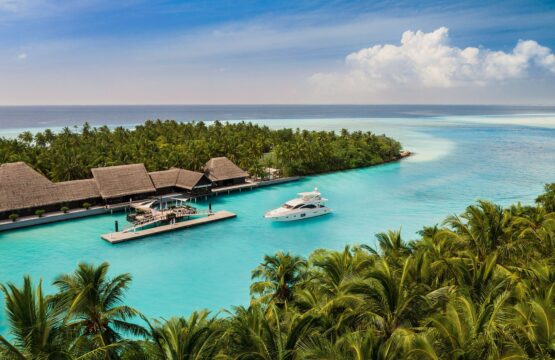 resort-arrival-aboard-1-555x360.jpg