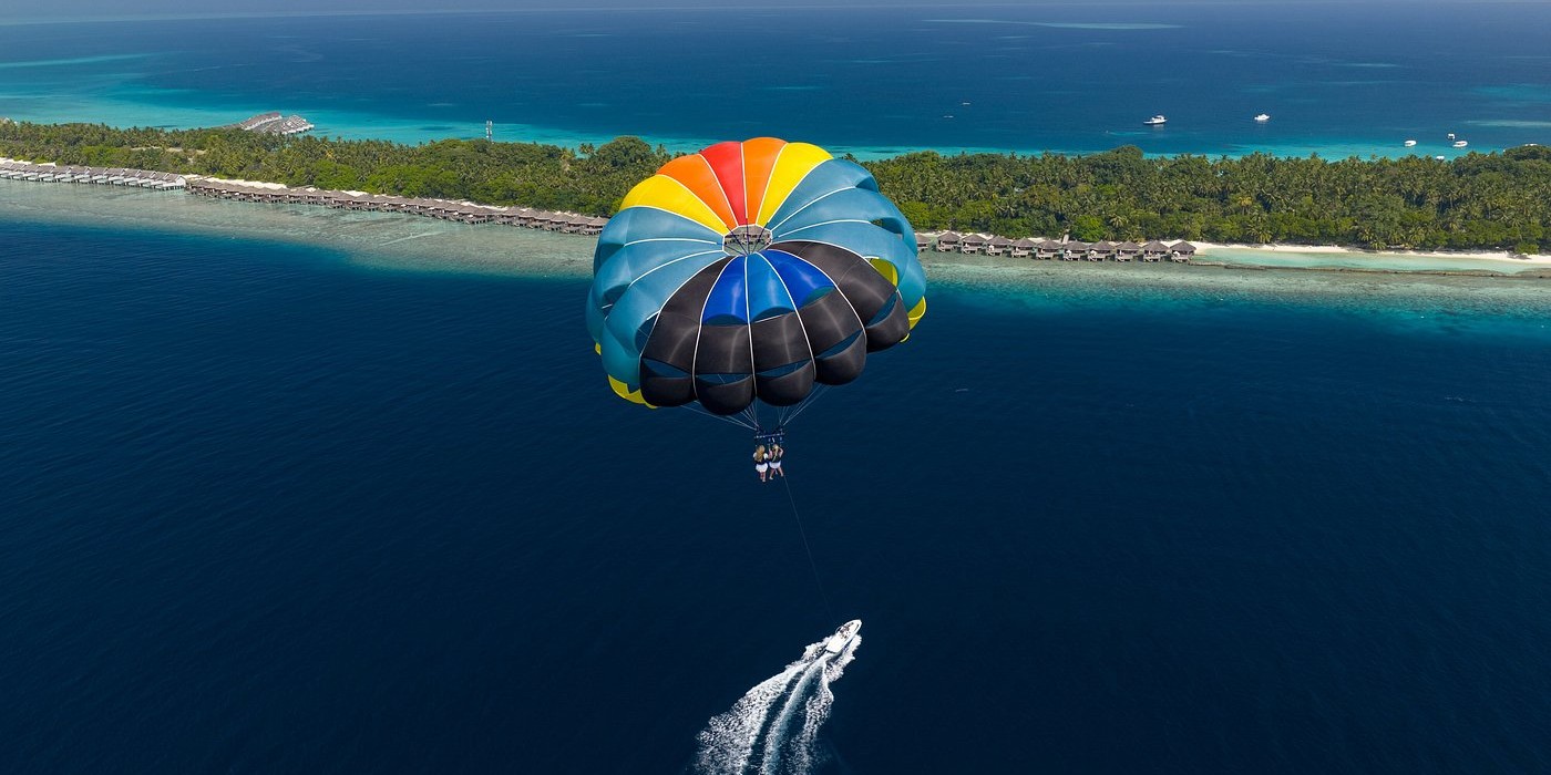 parasailing-on-kuramathi.jpg