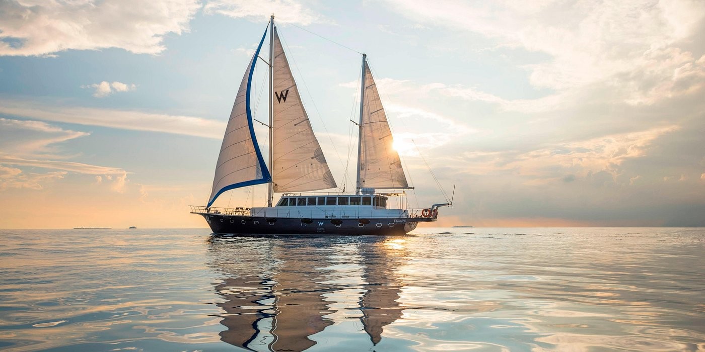 sunset-cruise-on-escape.jpg
